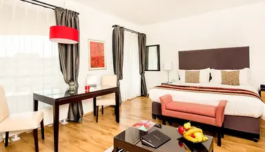 Escala Hotel & Suites