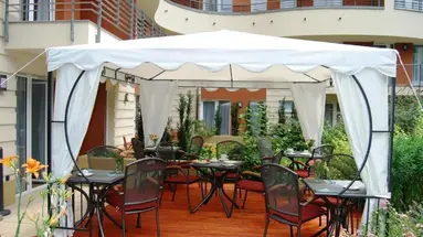 Escala Hotel & Suites