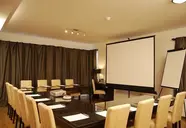 Escala Hotel & Suites