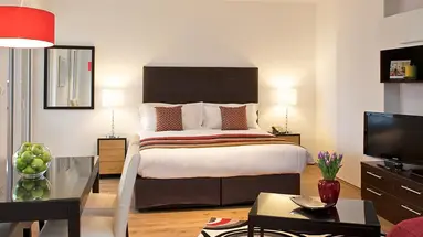 Escala Hotel & Suites