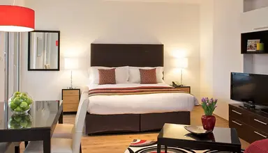 Escala Hotel & Suites