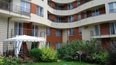 Escala Hotel & Suites