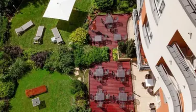 Escala Hotel & Suites