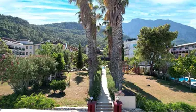 Esma Clove Resort & Spa