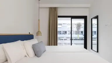 Esmeralda Cotillo Homes by LIVVO