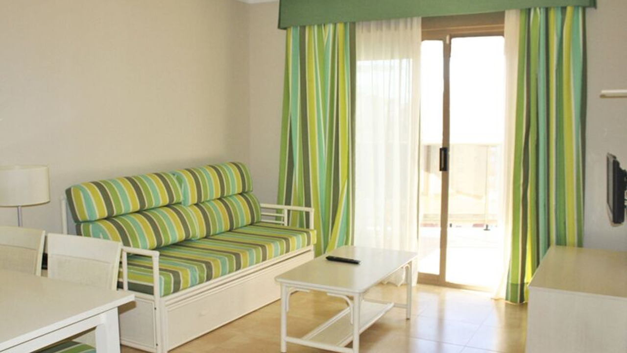 Esmeralda Suites