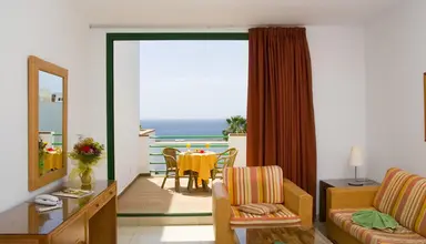 Esquinzo and Monte del Mar