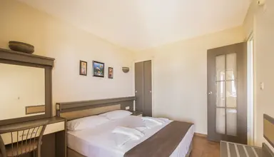 Esra & Family Suite