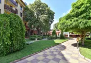 Estreya Palace & Residence