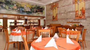 Estreya Palace & Residence