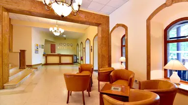 Estreya Palace & Residence