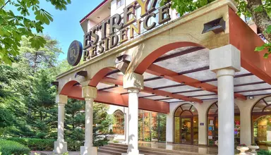 Estreya Palace & Residence