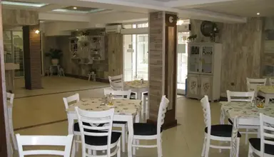 Estreya Palace
