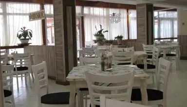 Estreya Palace