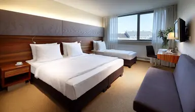 Eurostars Embassy