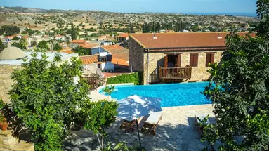 Eveleos Country House