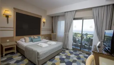Fame Residence Lara