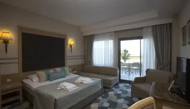 Fame Residence Lara