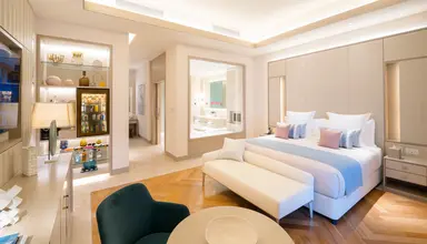 FIVE Luxe