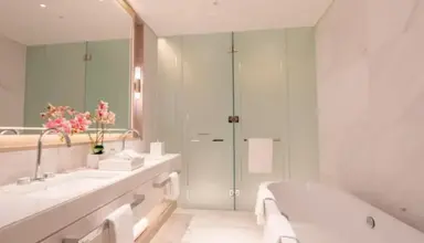 FIVE Luxe
