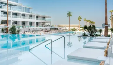 FIVE Luxe