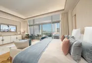FIVE Luxe