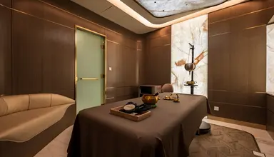 FIVE Luxe