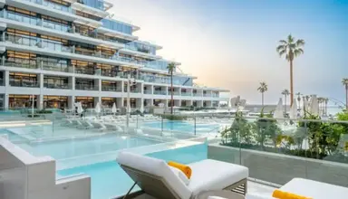 FIVE Luxe