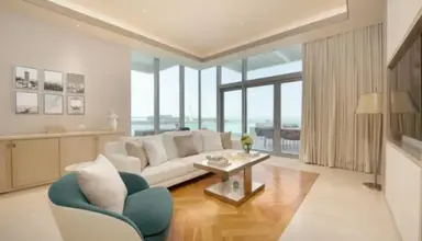 FIVE Luxe