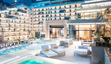 FIVE Luxe