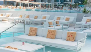 FIVE Luxe