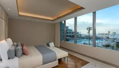 FIVE Luxe