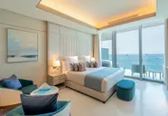 FIVE Luxe