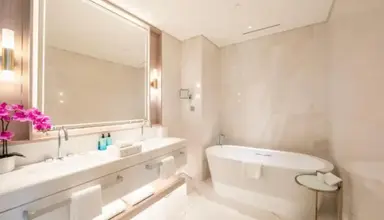 FIVE Luxe