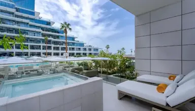 FIVE Luxe