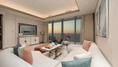 FIVE Luxe