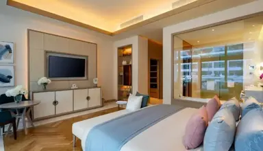 FIVE Luxe
