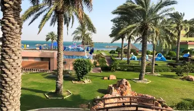 Flamingo Beach Resort