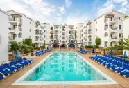 Flipflop Surfing Playa Apartments