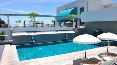 Flipper House