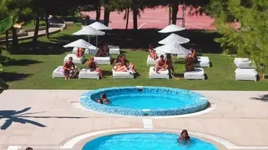 Flora Suites