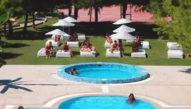 Flora Suites