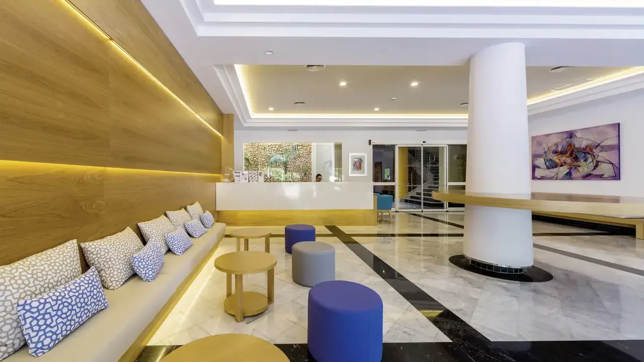 Floramar Aparthotel