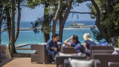 Flores (Porec)