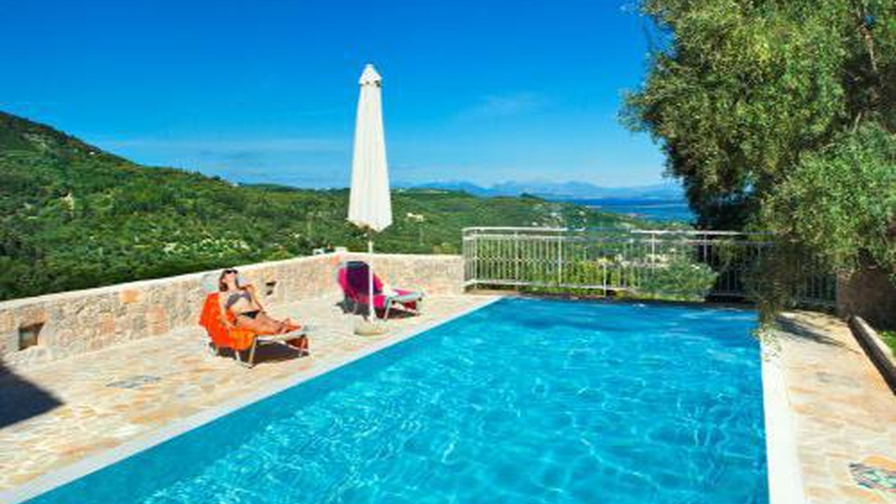 Fotini Villa