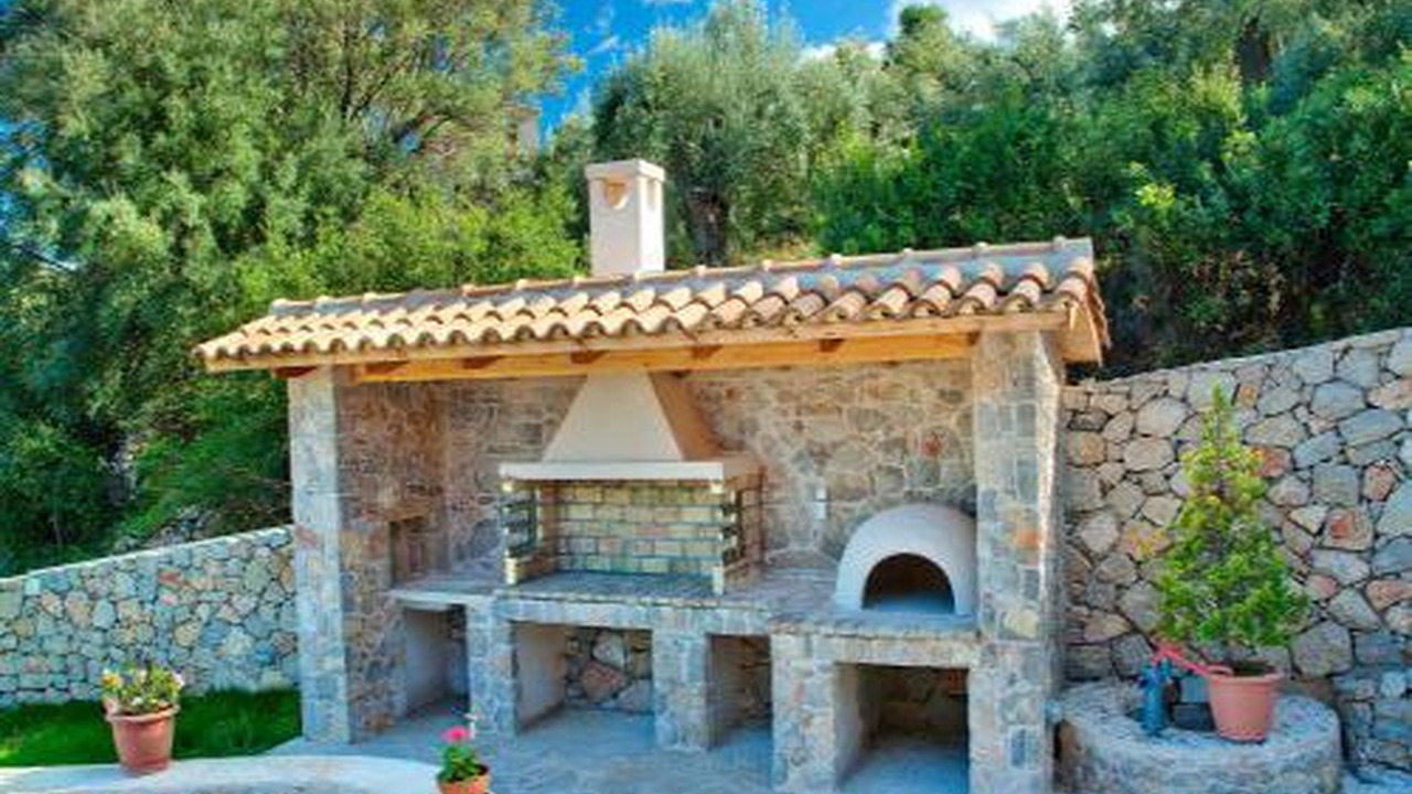 Fotini Villa