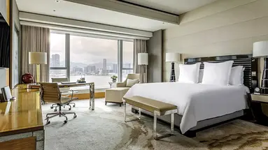 Four Seasons Hong Kong