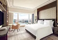 Four Seasons Hong Kong