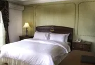 Four Seasons Place