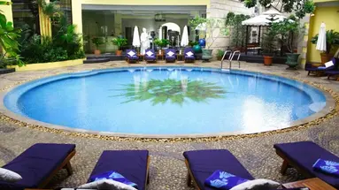 Four Seasons Place